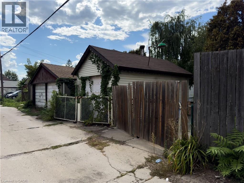 Photo 35 of 224 East Avenue N, Hamilton ON