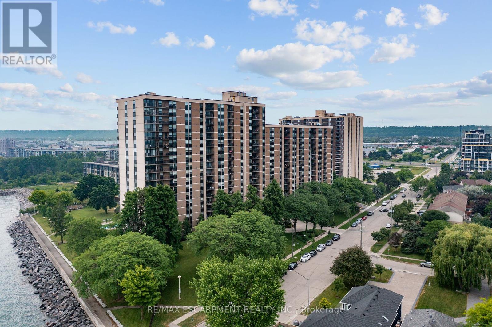 Photo 2 of 218 500 Green Road, Hamilton ON