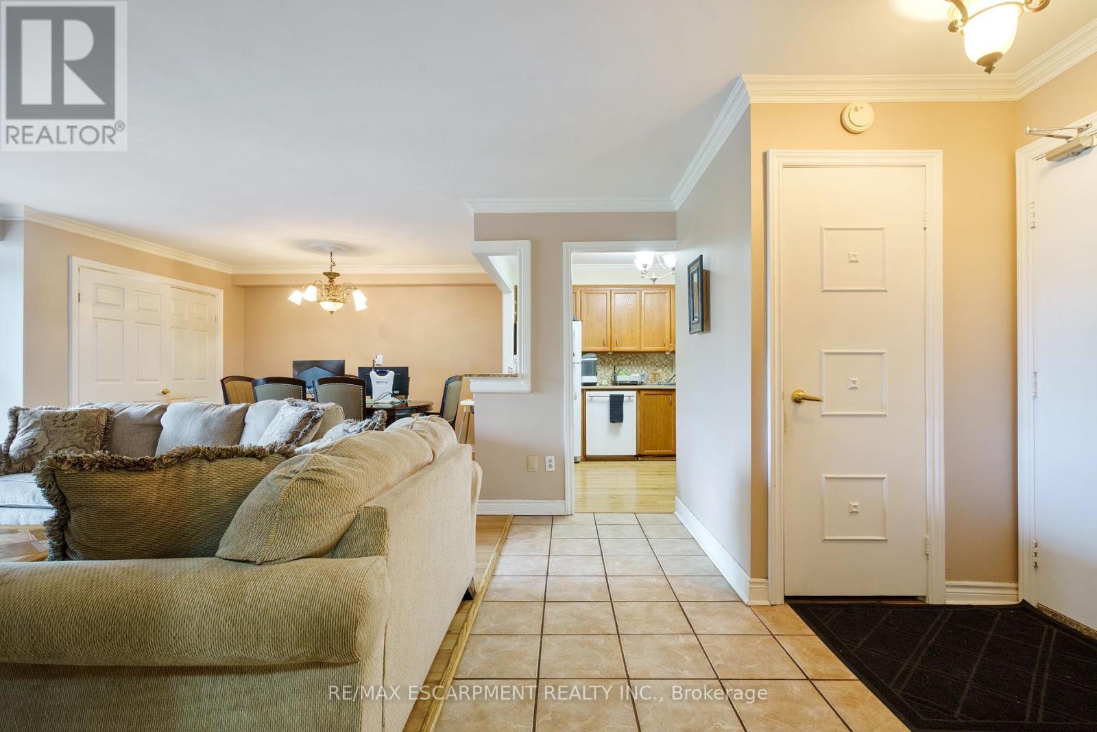Photo 6 of 218 500 Green Road, Hamilton ON
