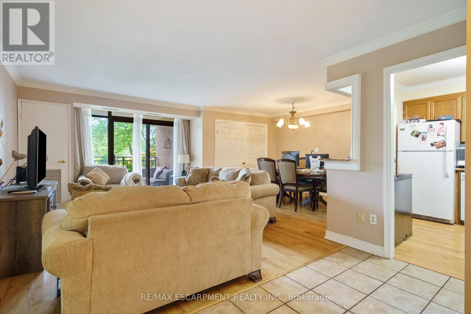 Photo 7 of 218 500 Green Road, Hamilton ON