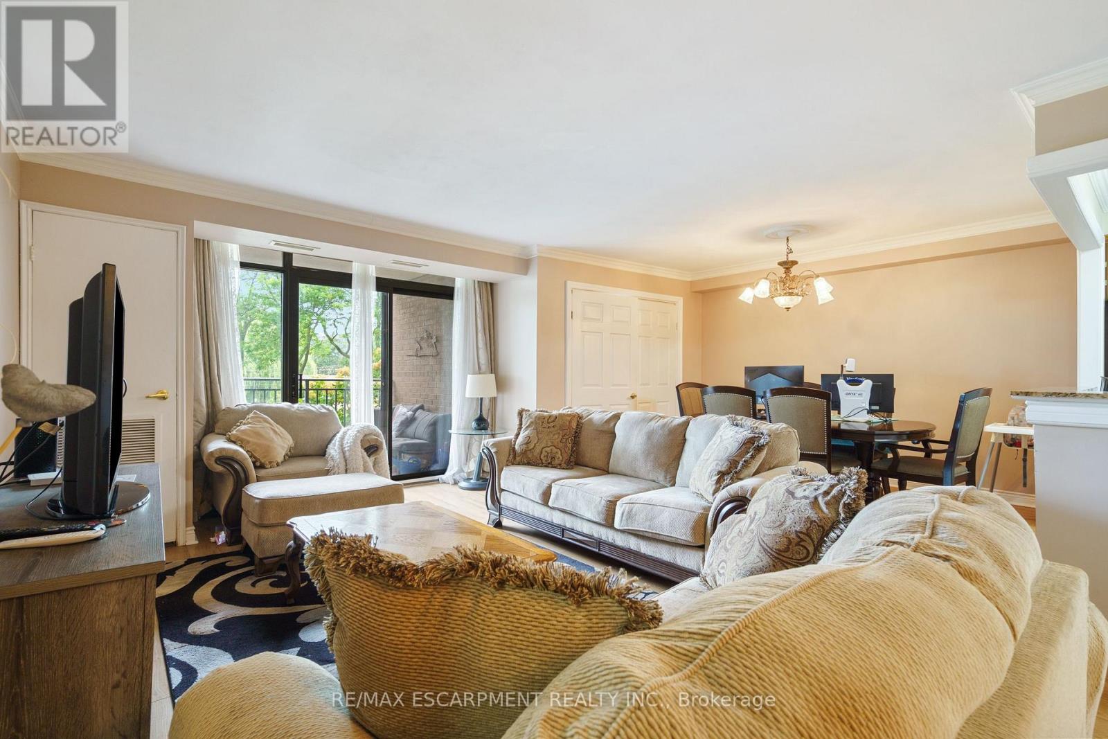 Photo 9 of 218 500 Green Road, Hamilton ON