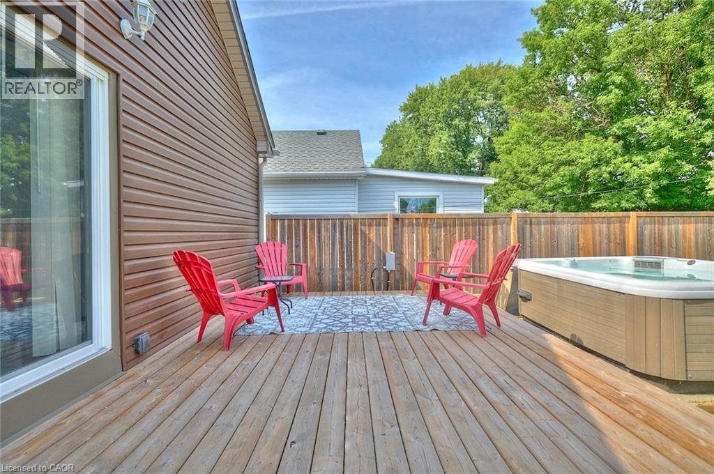 Photo 32 of 30 Mcalpine Avenue S, Welland ON