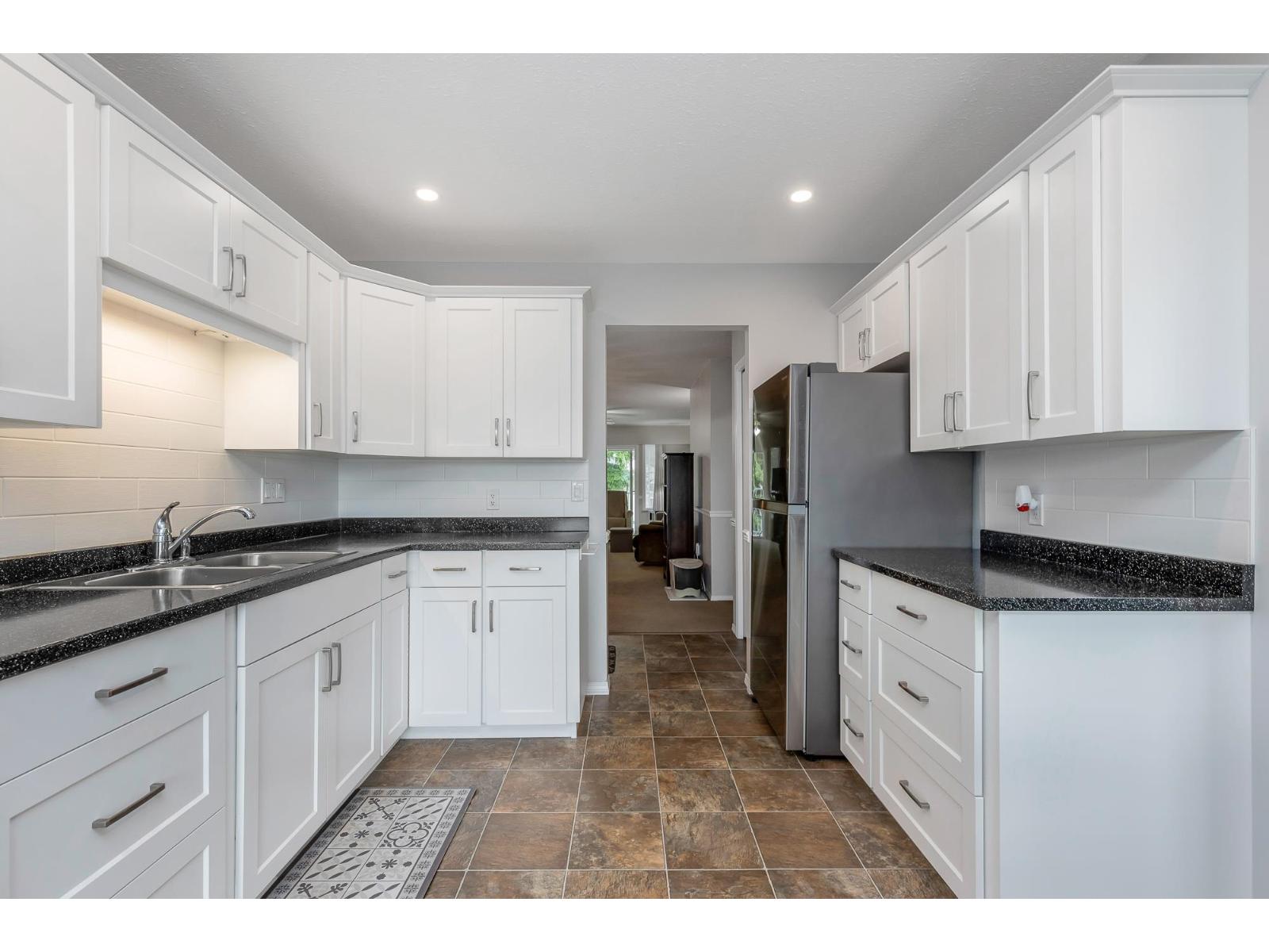 Photo 6 of 128 32691 Garibaldi Drive, Abbotsford BC