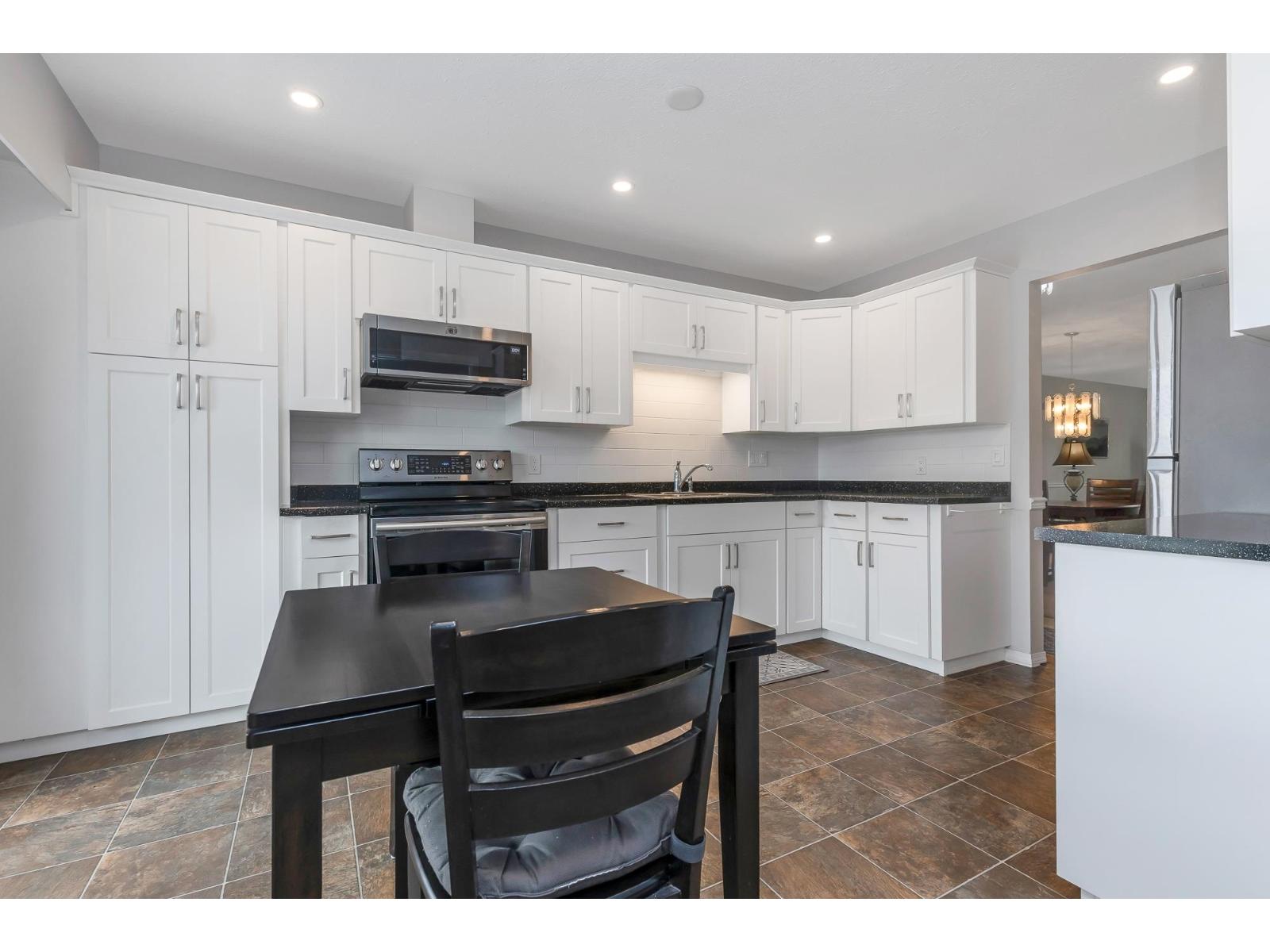Photo 3 of 128 32691 Garibaldi Drive, Abbotsford BC