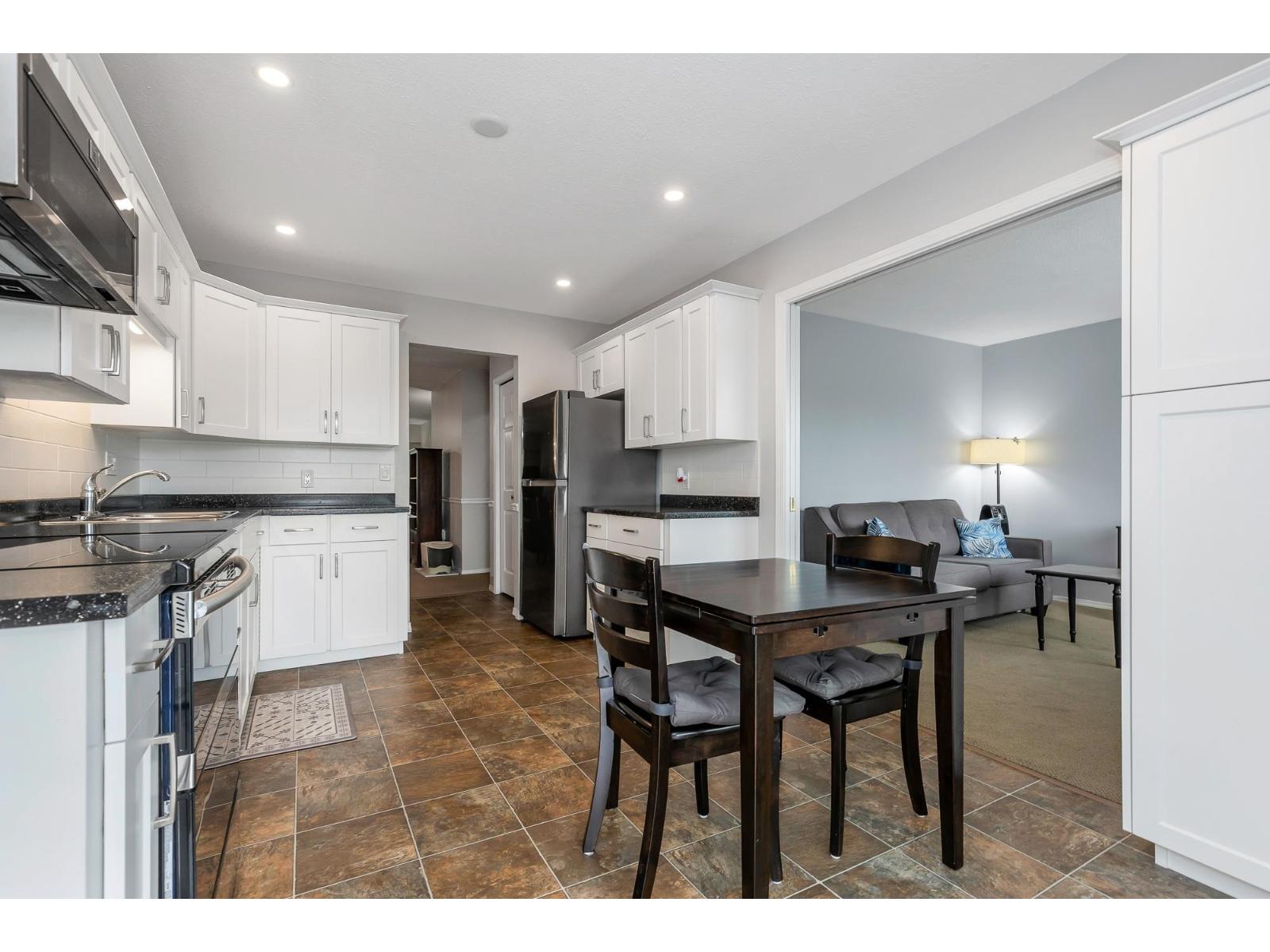 Photo 5 of 128 32691 Garibaldi Drive, Abbotsford BC
