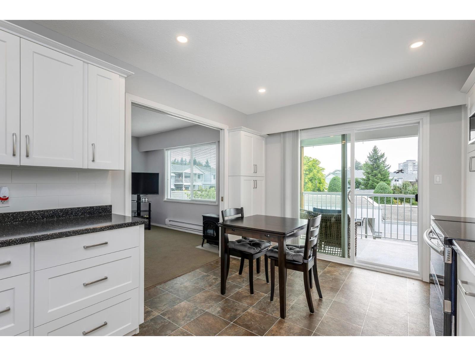 Photo 7 of 128 32691 Garibaldi Drive, Abbotsford BC