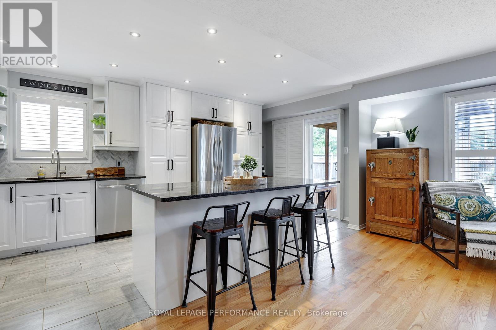 Photo 12 of 824 Covehead Crescent, Ottawa ON
