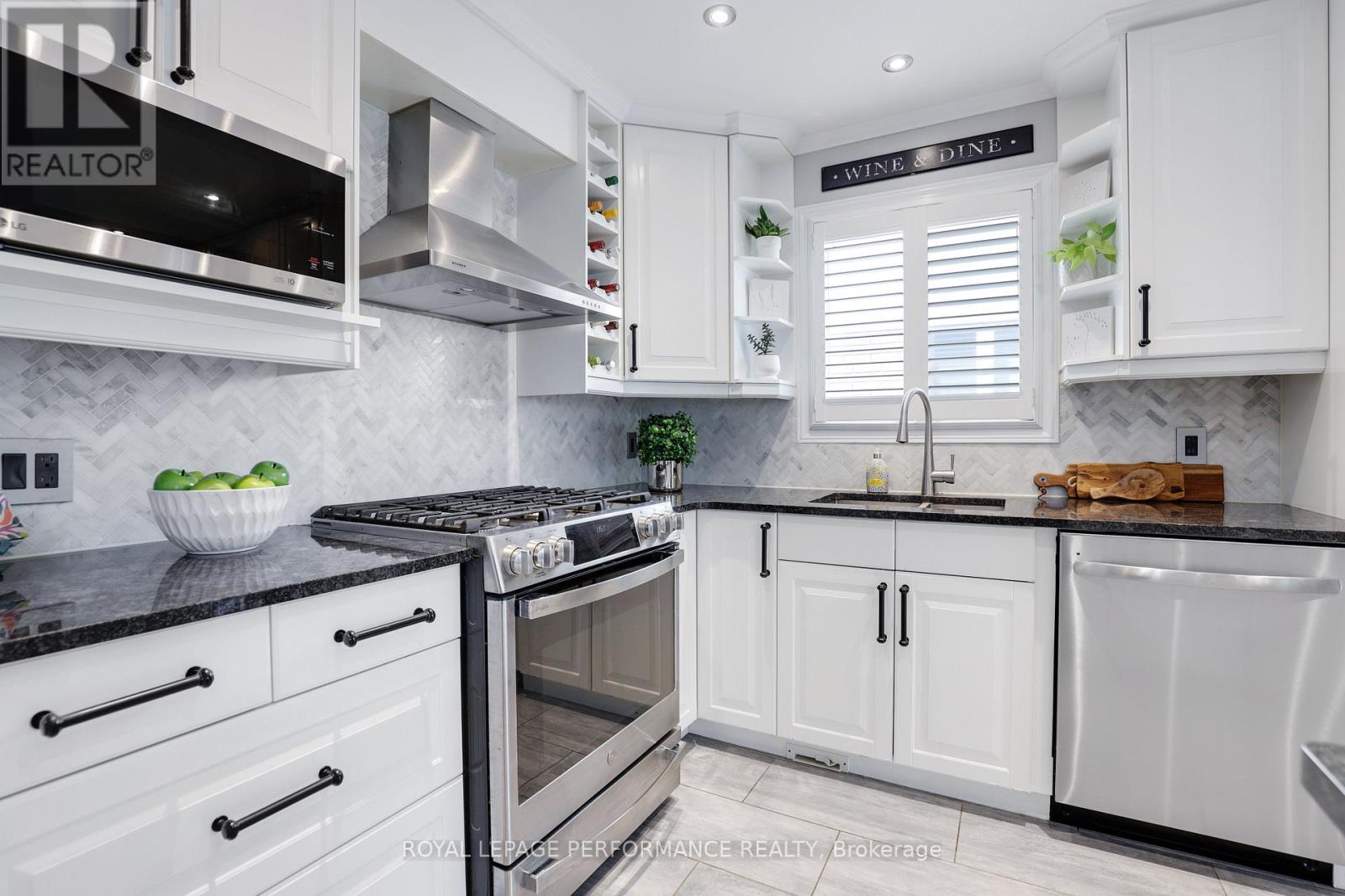 Photo 14 of 824 Covehead Crescent, Ottawa ON