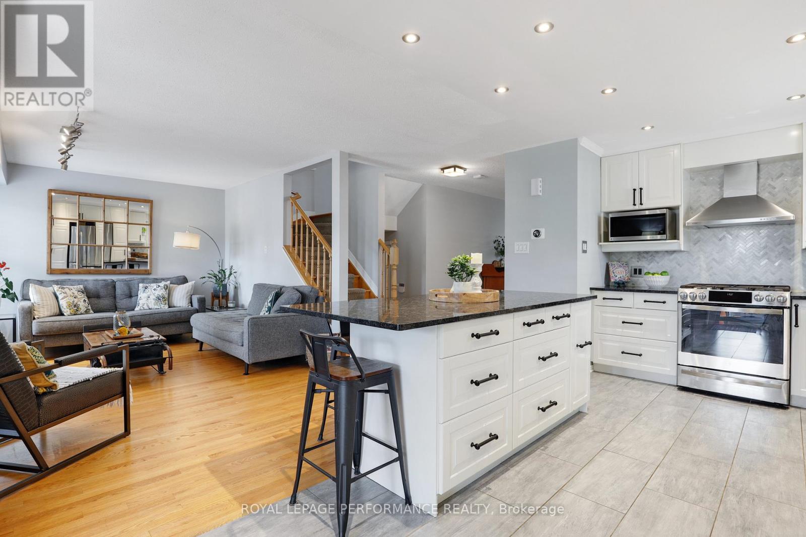 Photo 17 of 824 Covehead Crescent, Ottawa ON