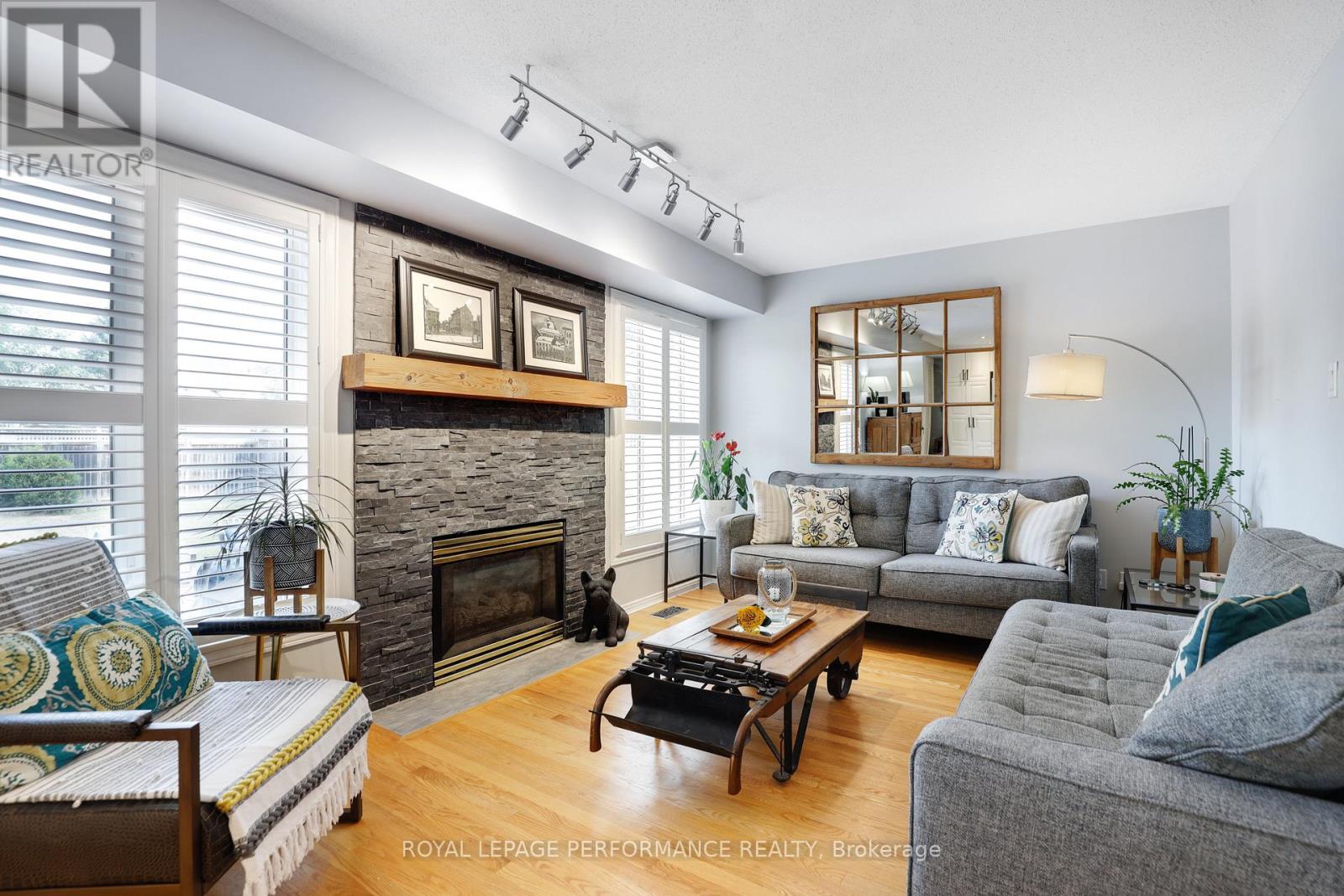 Photo 18 of 824 Covehead Crescent, Ottawa ON