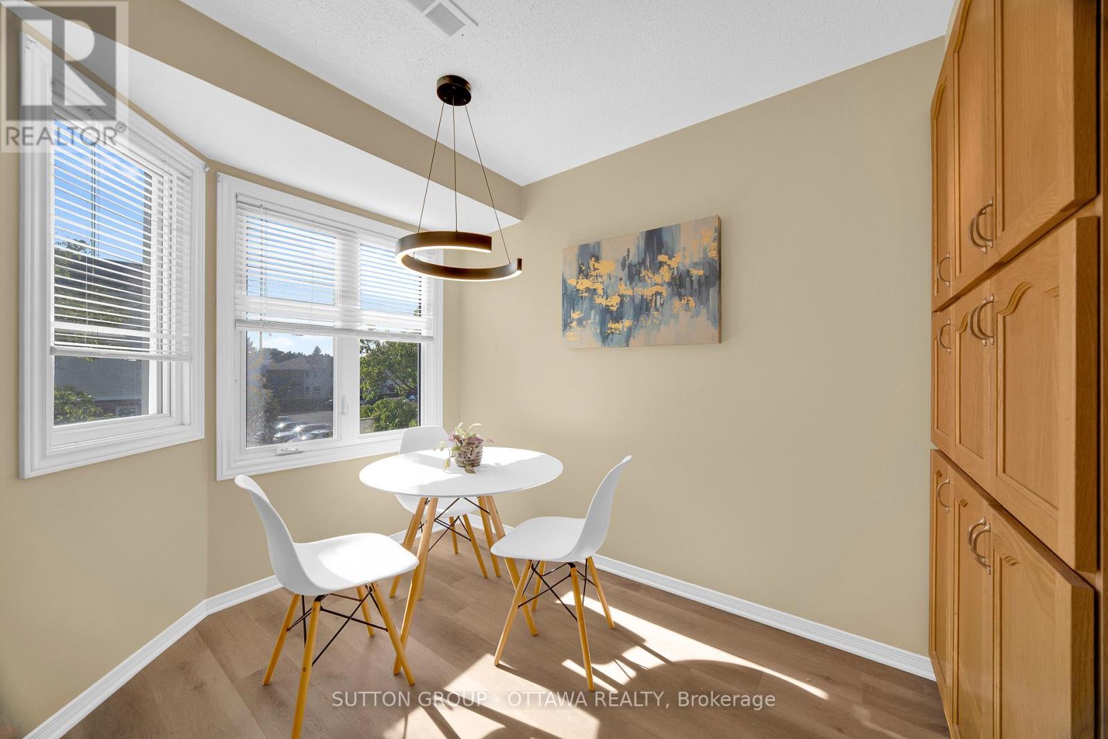Photo 11 of 6325 Tealwood Place, Ottawa ON