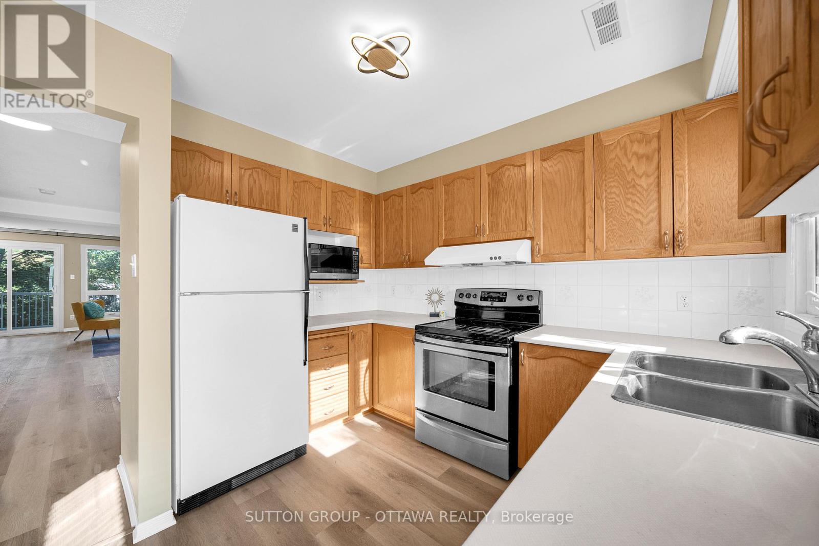 Photo 14 of 6325 Tealwood Place, Ottawa ON