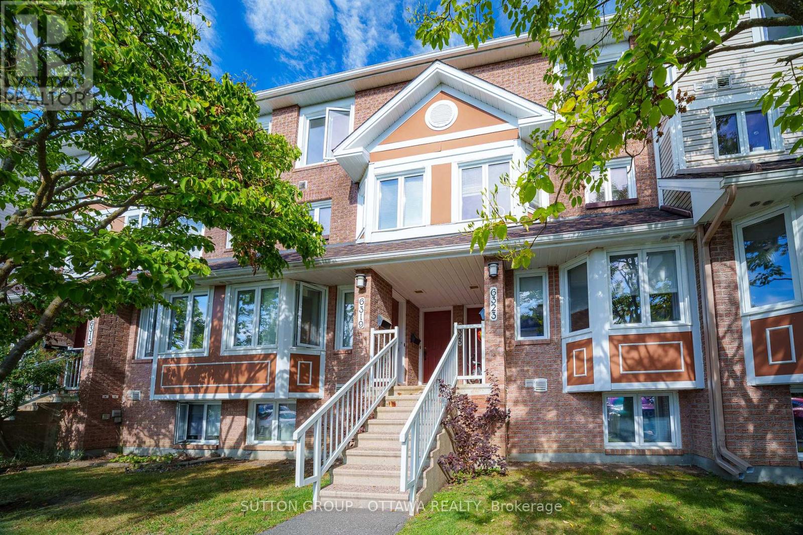 Photo 2 of 6325 Tealwood Place, Ottawa ON