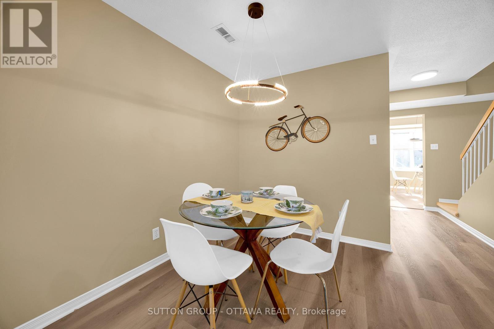 Photo 8 of 6325 Tealwood Place, Ottawa ON