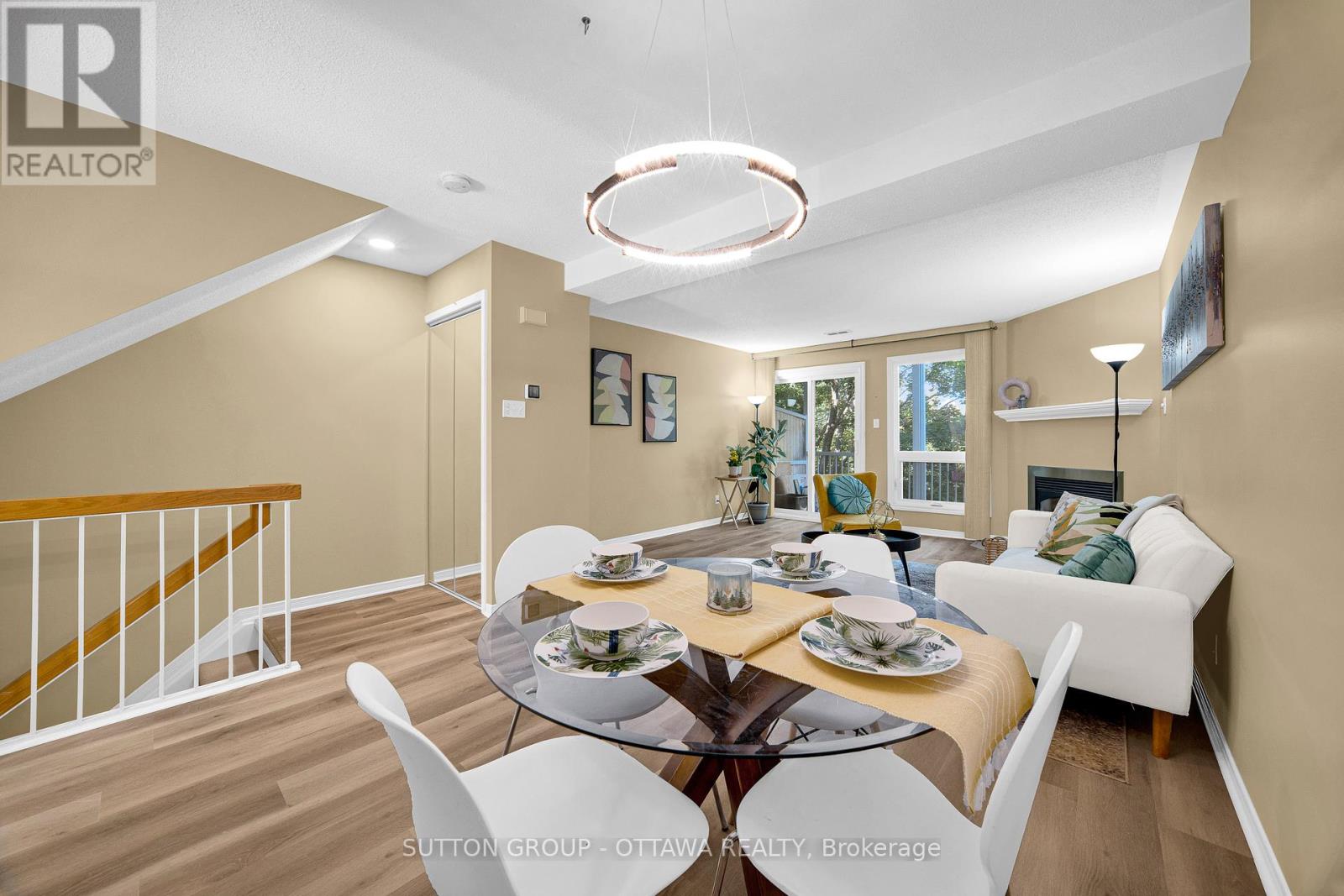 Photo 9 of 6325 Tealwood Place, Ottawa ON