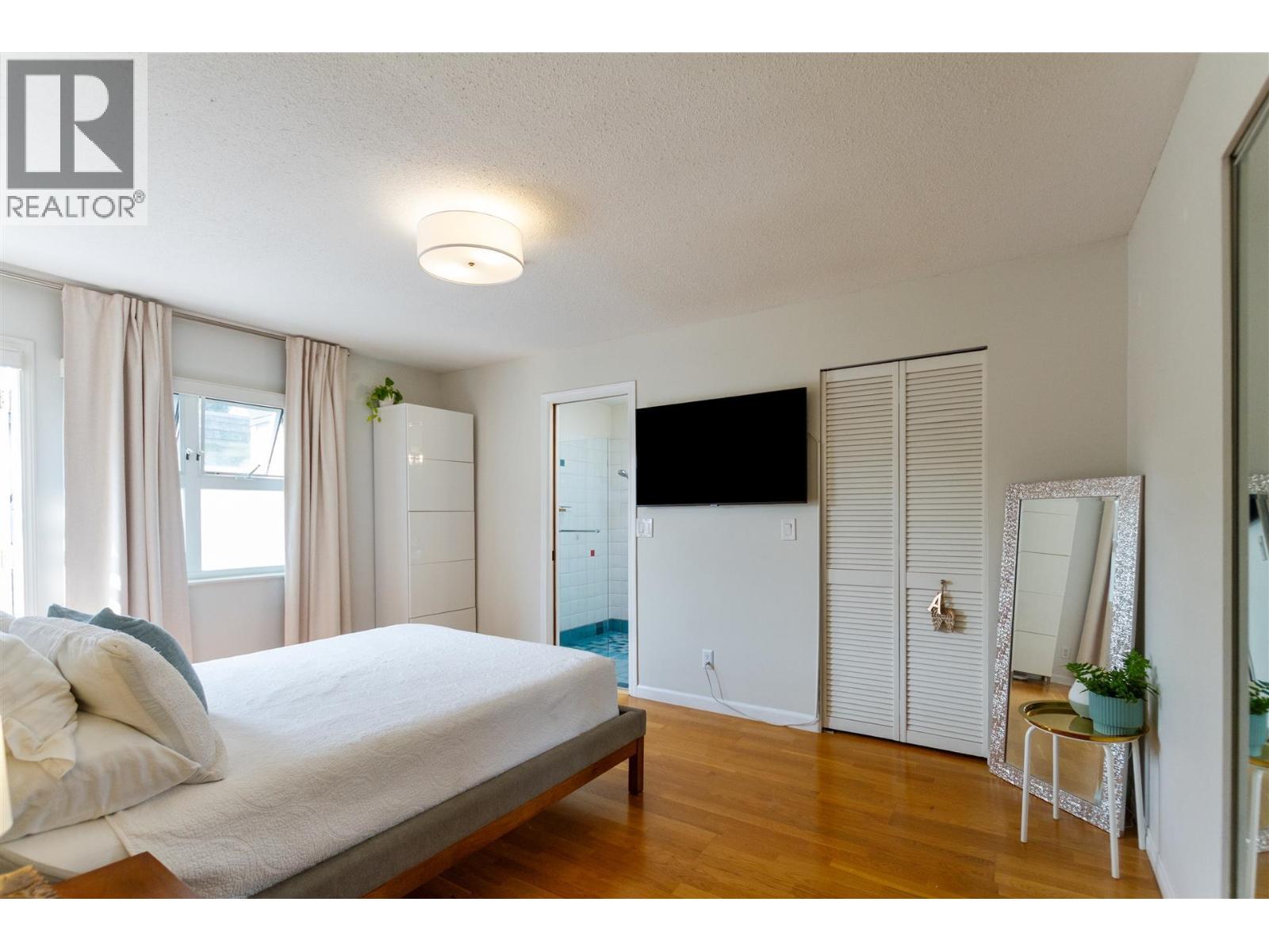 Photo 11 of 8 1966 York Avenue, Vancouver BC