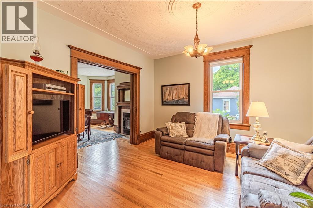 Photo 13 of 81 Hall Street, Ayr ON