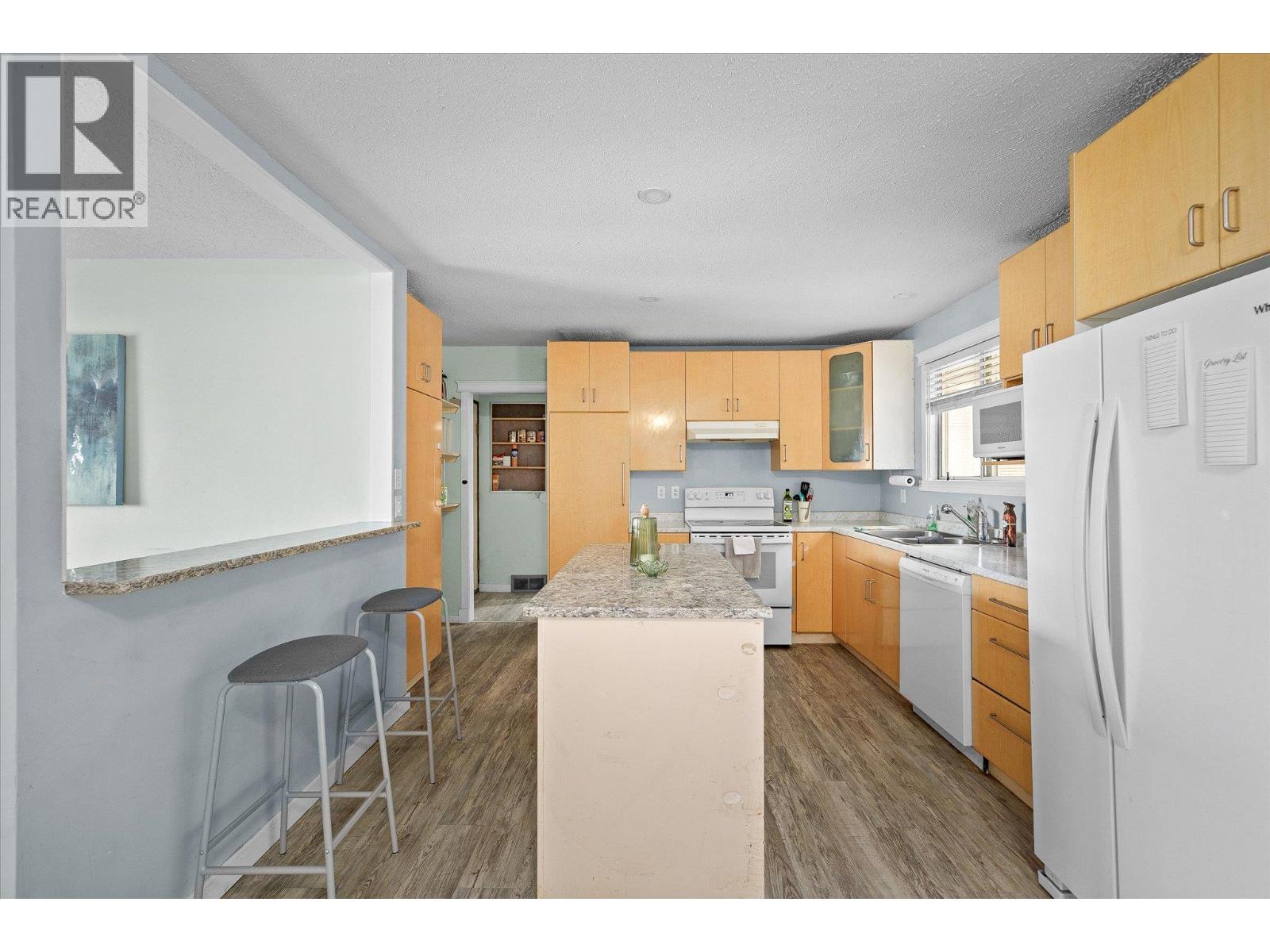  3278 Boucherie Road, West Kelowna