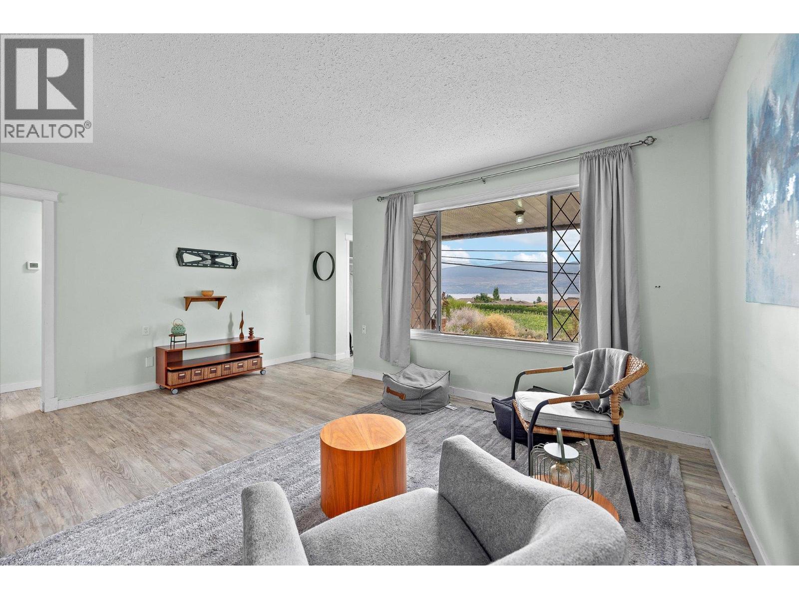  3278 Boucherie Road, West Kelowna