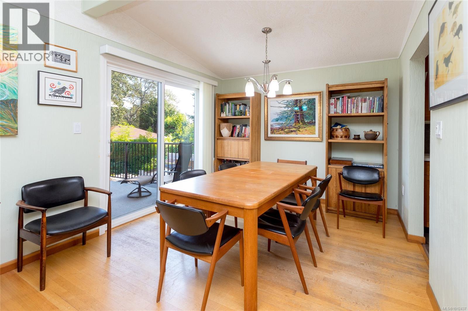 Photo 13 of 1555 Jasper Pl, Saanich BC