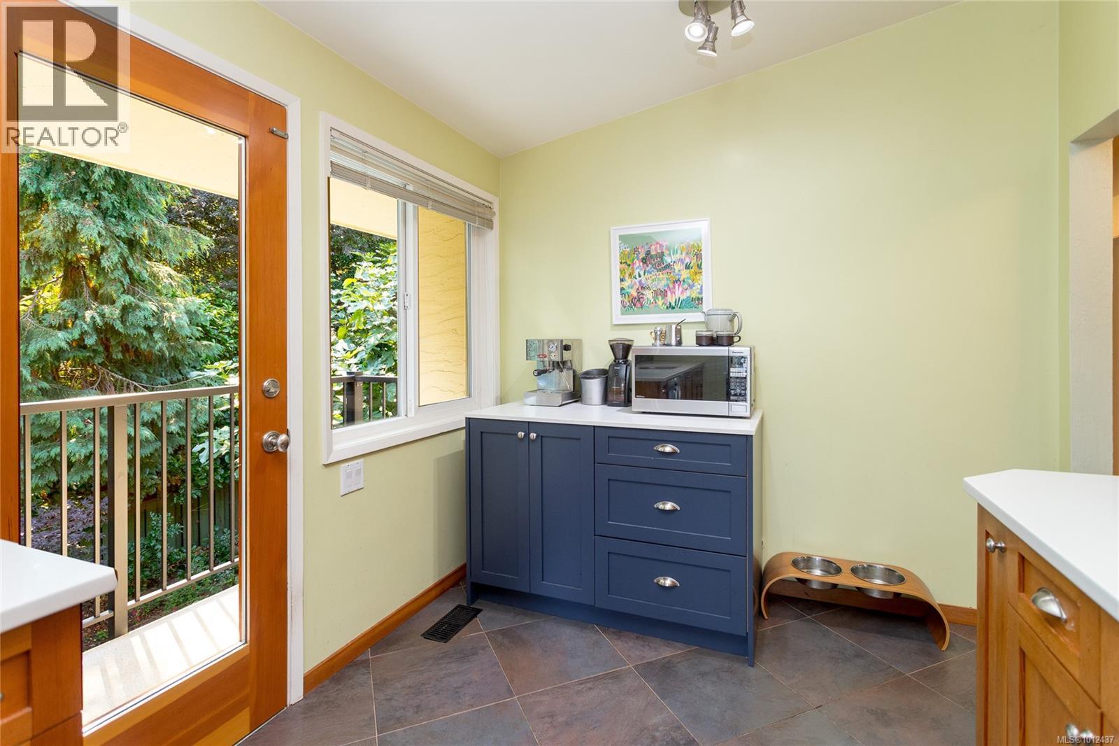 Photo 17 of 1555 Jasper Pl, Saanich BC