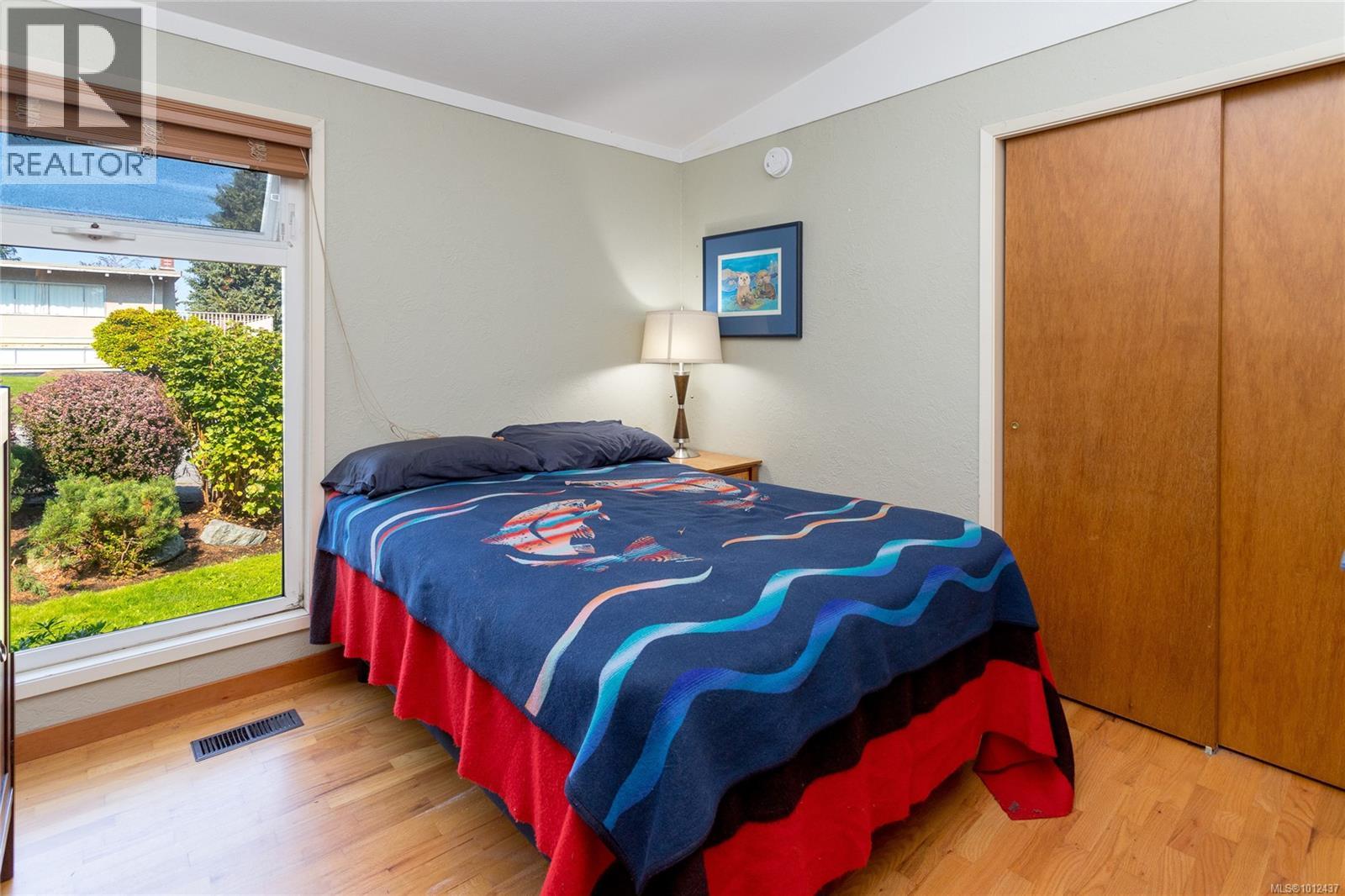 Photo 20 of 1555 Jasper Pl, Saanich BC