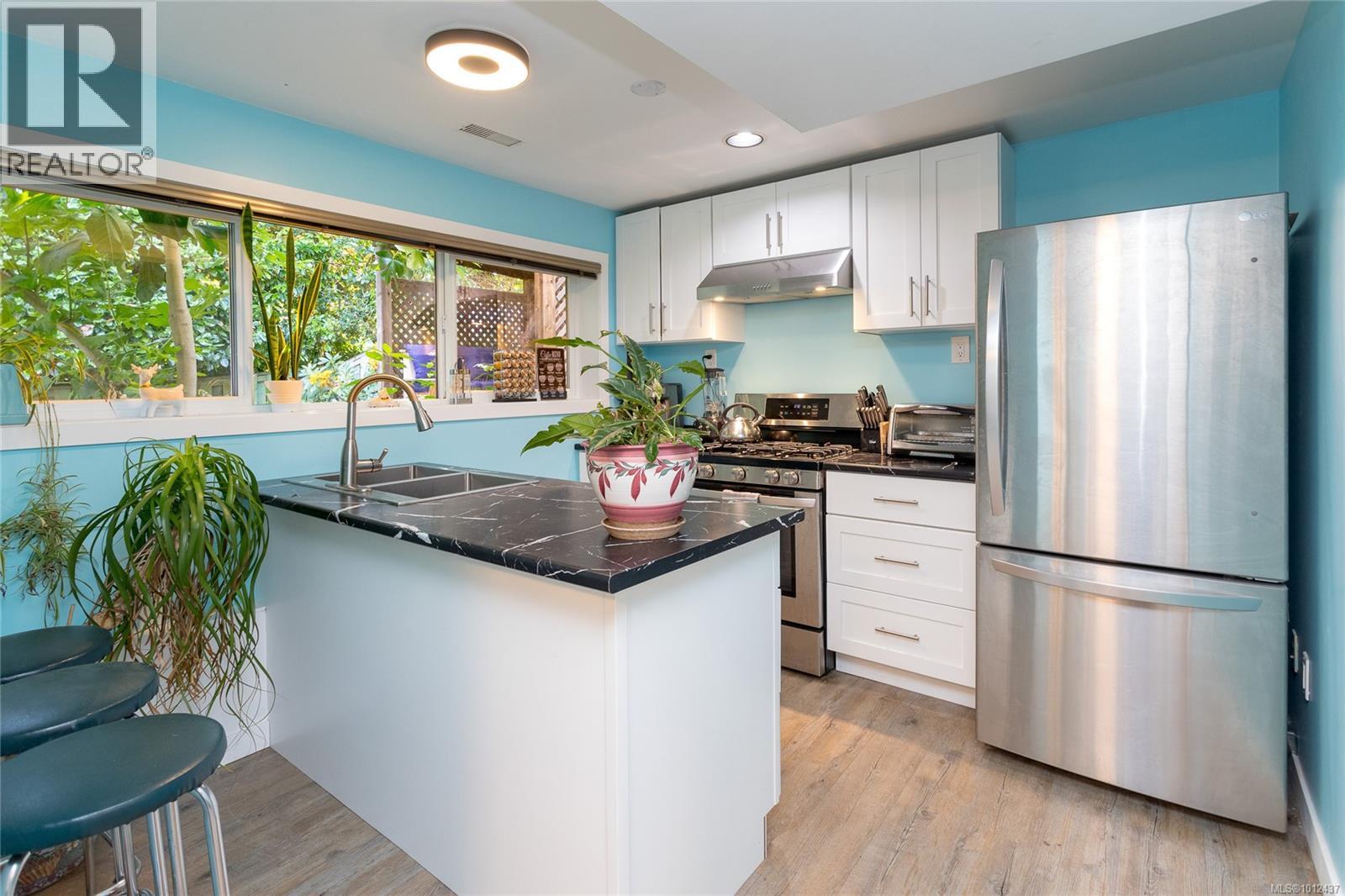 Photo 30 of 1555 Jasper Pl, Saanich BC
