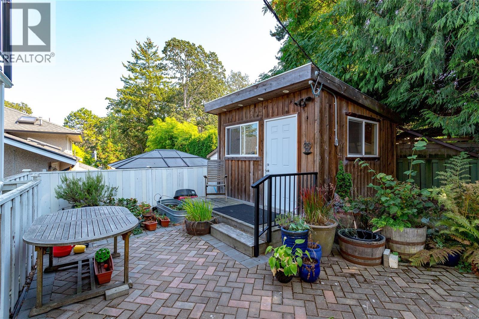 Photo 35 of 1555 Jasper Pl, Saanich BC