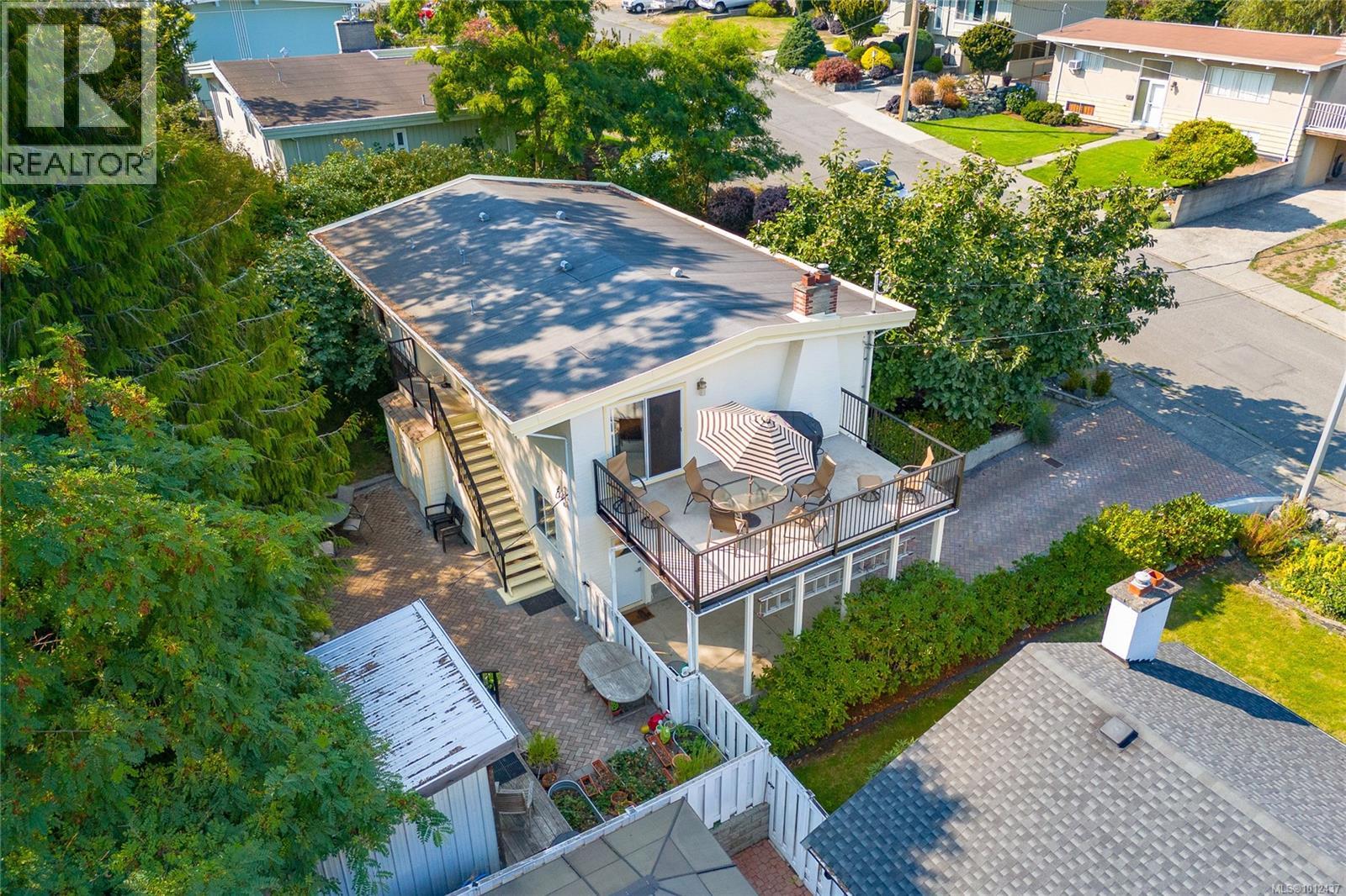 Photo 41 of 1555 Jasper Pl, Saanich BC