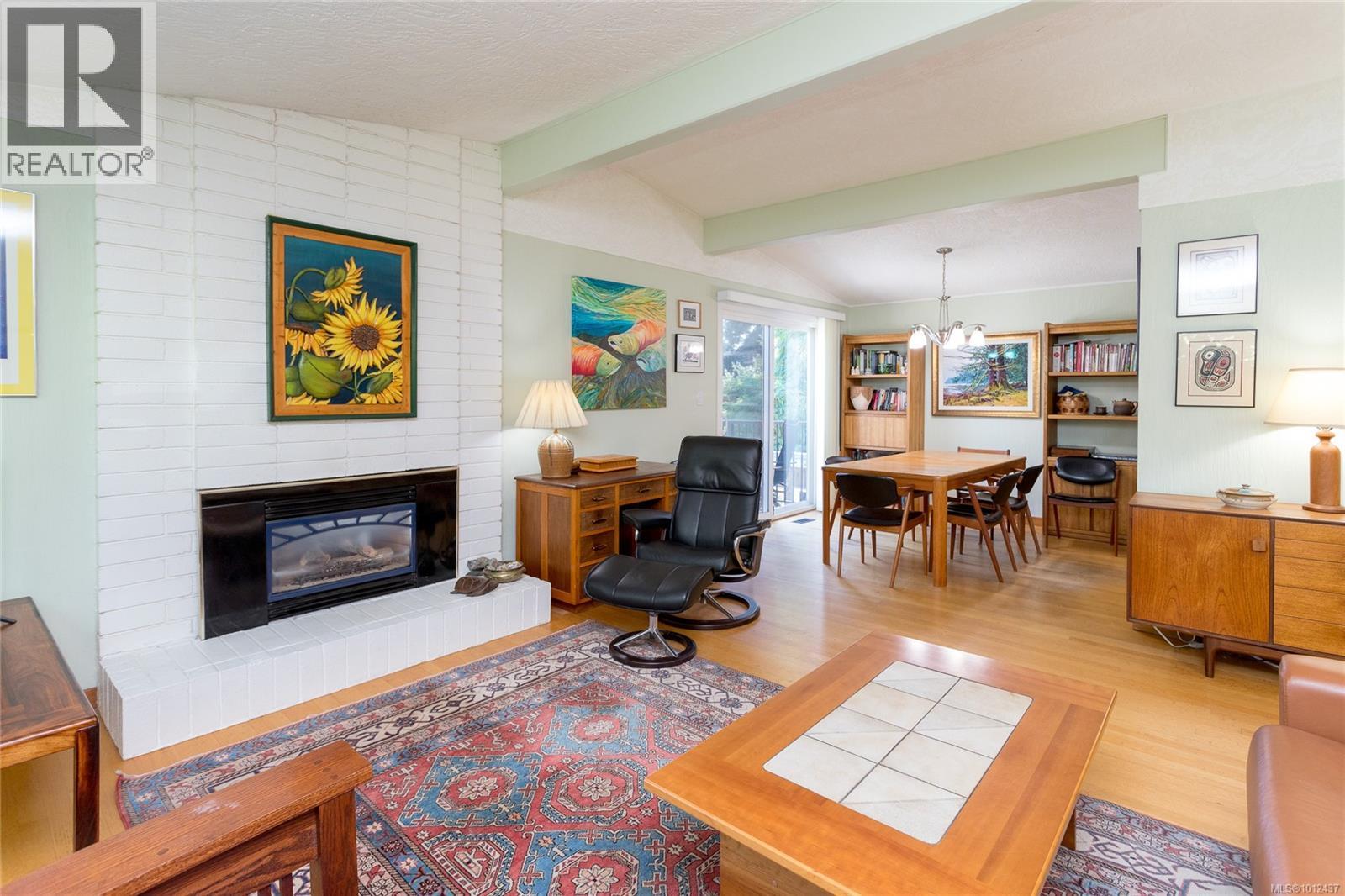 Photo 12 of 1555 Jasper Pl, Saanich BC