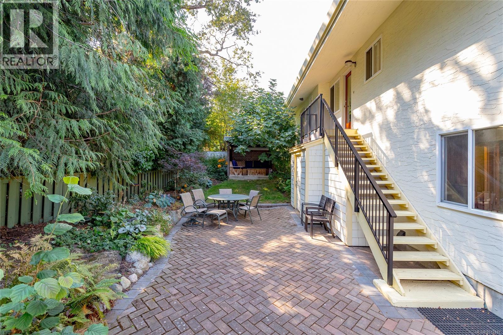 Photo 36 of 1555 Jasper Pl, Saanich BC