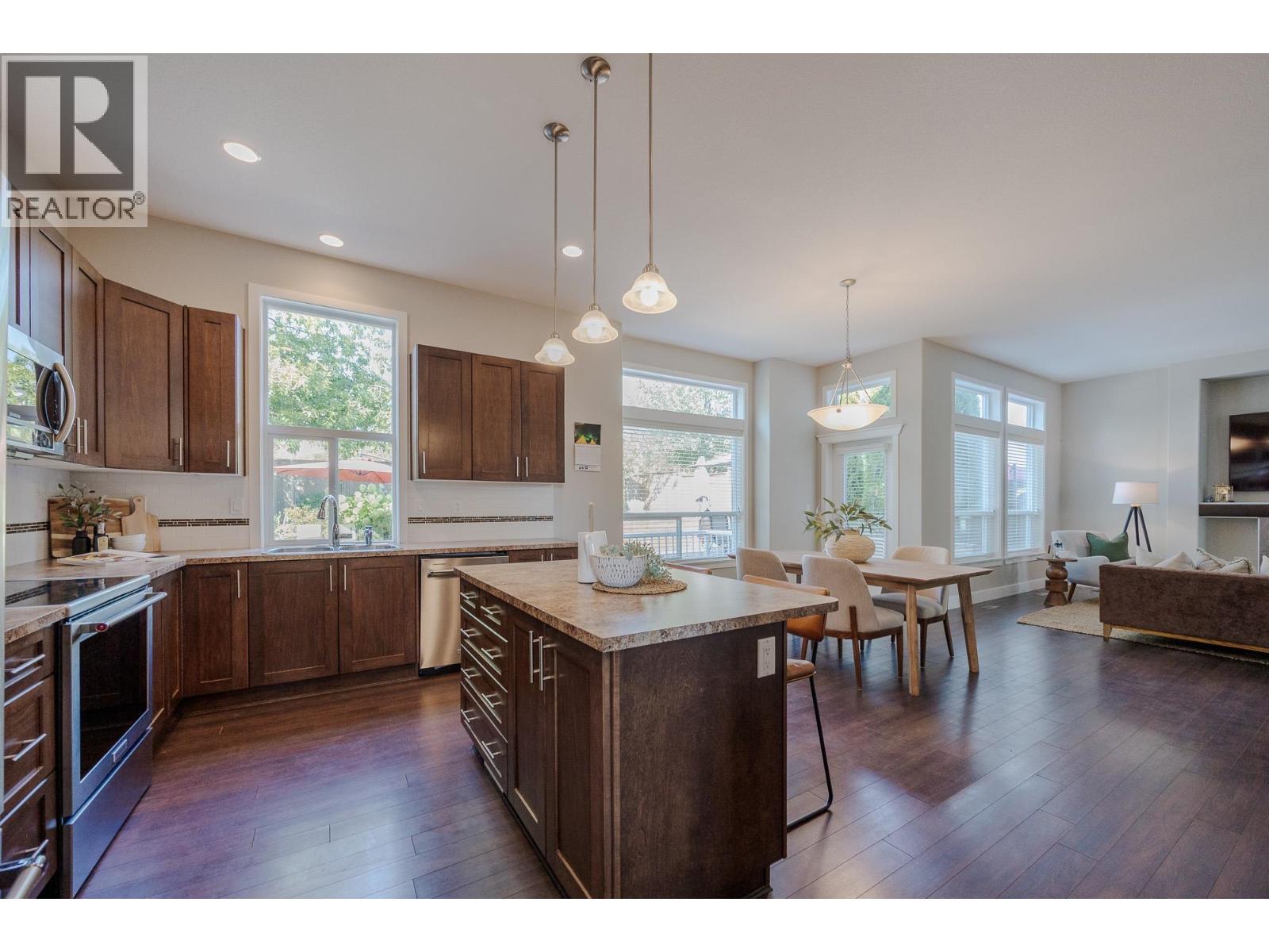 Photo 12 of 3405 Gislason Avenue, Coquitlam BC