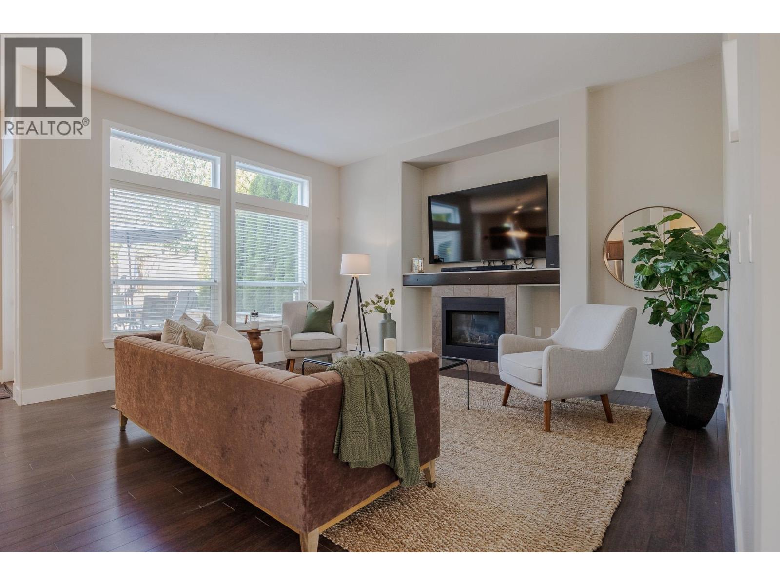 Photo 4 of 3405 Gislason Avenue, Coquitlam BC