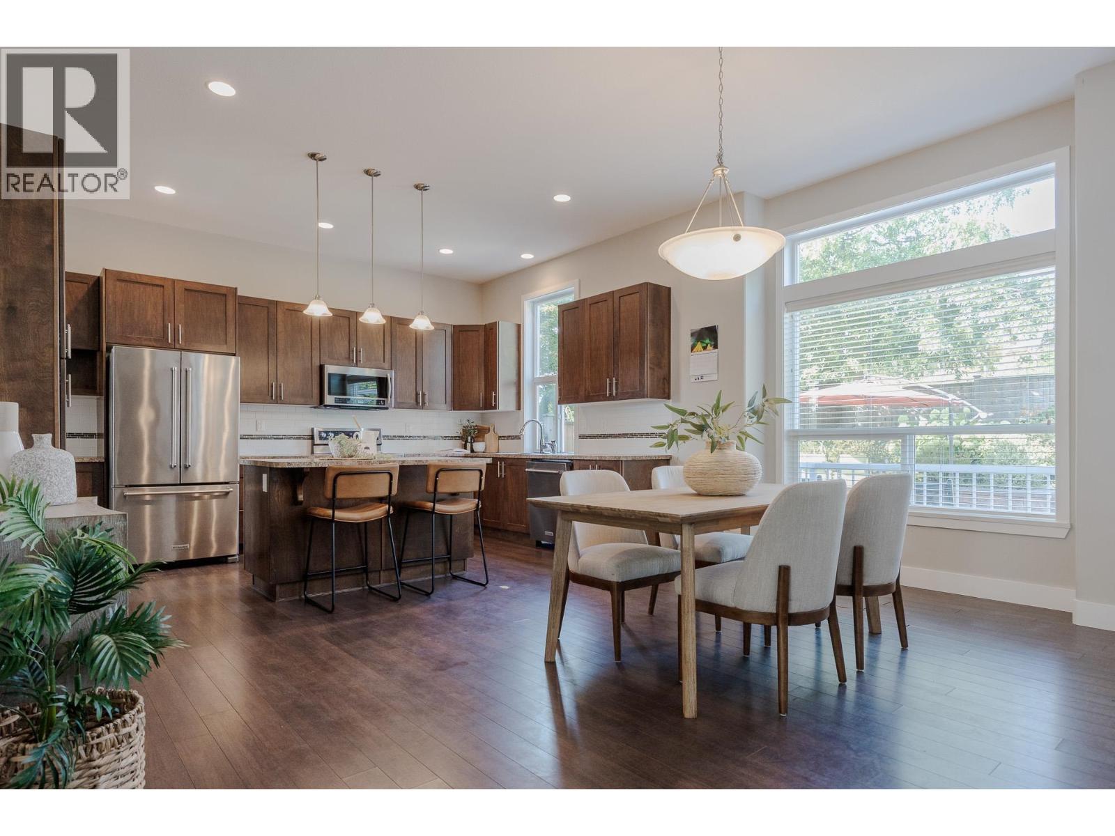 Photo 8 of 3405 Gislason Avenue, Coquitlam BC