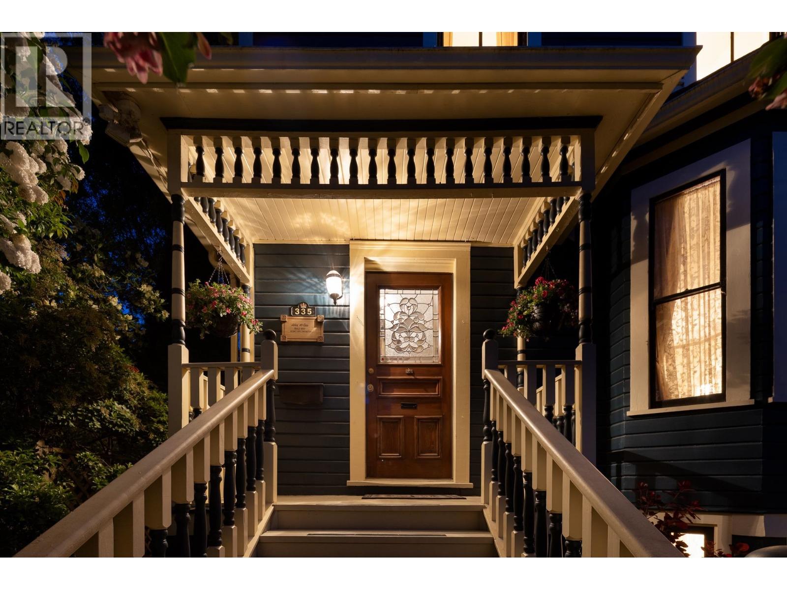 Photo 39 of 335 Fourth Street, New Westminster BC