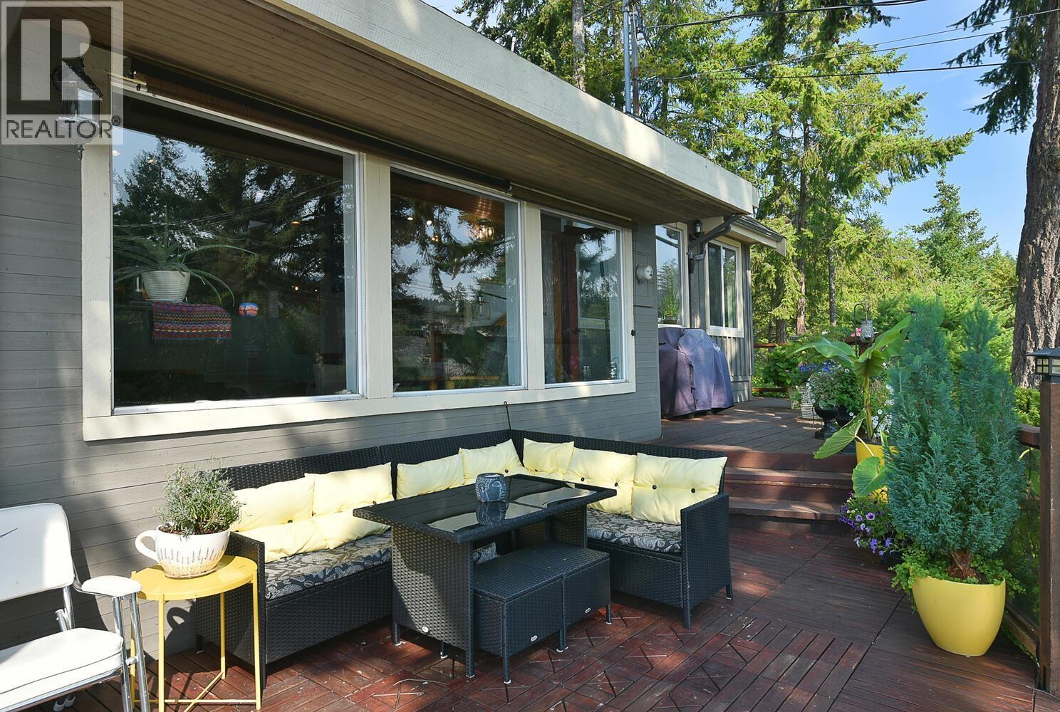 9196 TRUMAN ROAD, Halfmoon Bay