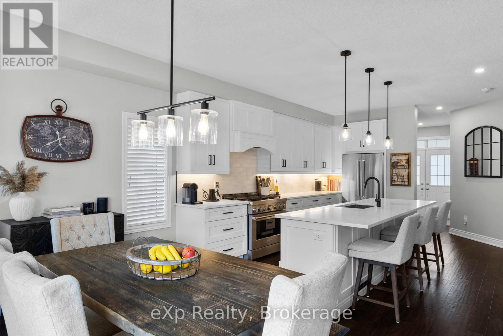 Photo 11 of 63 Decarolis Crescent, Essa ON