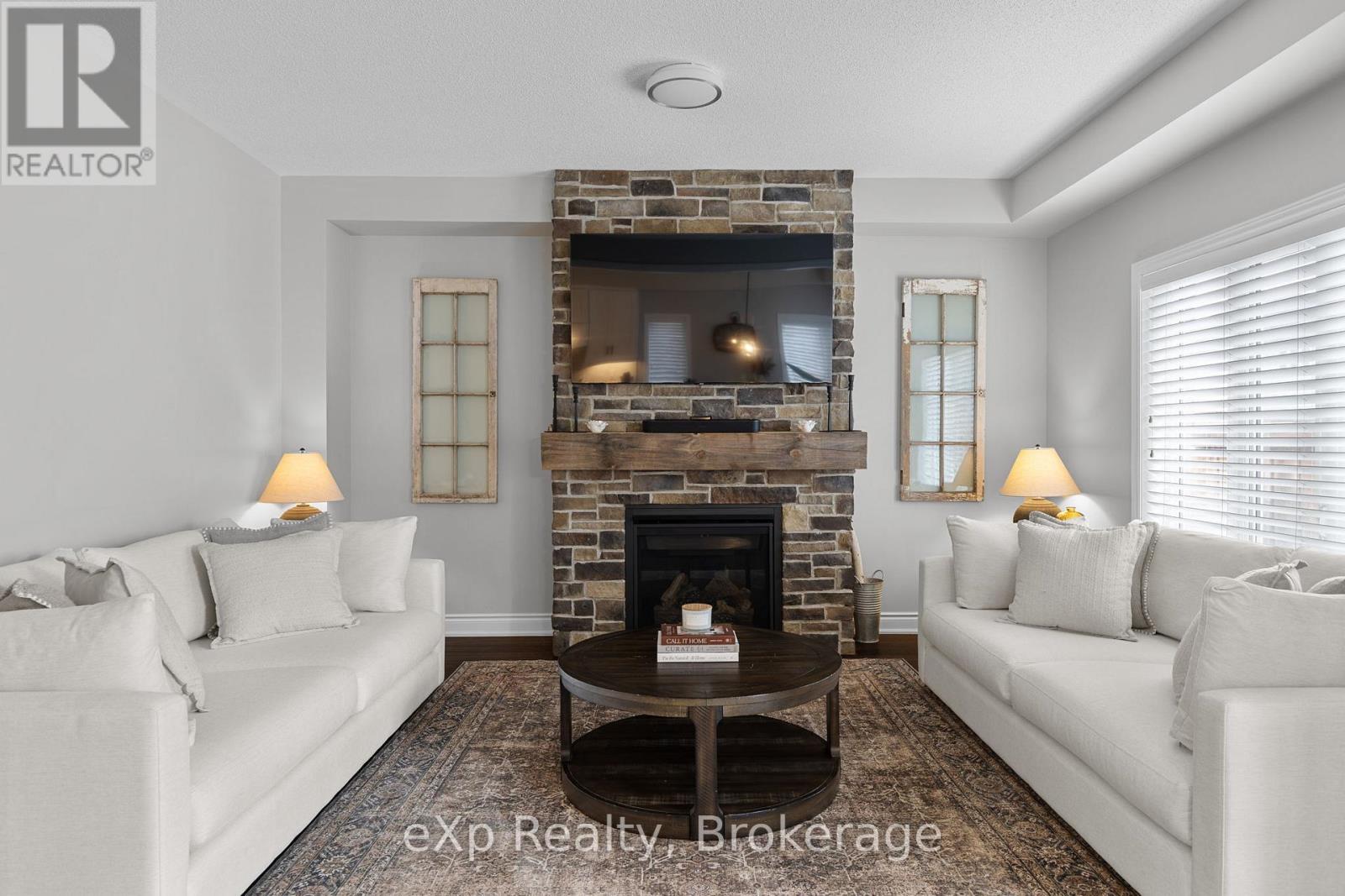 Photo 14 of 63 Decarolis Crescent, Essa ON