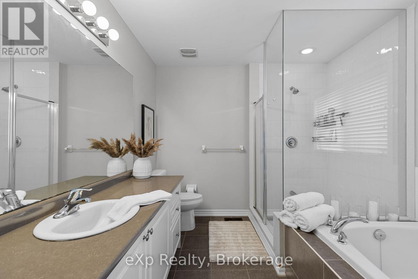 Photo 21 of 63 Decarolis Crescent, Essa ON
