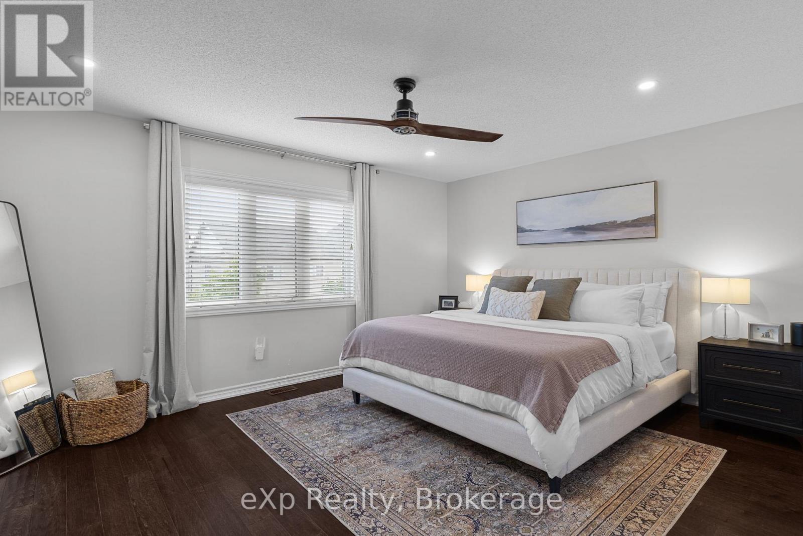 Photo 18 of 63 Decarolis Crescent, Essa ON