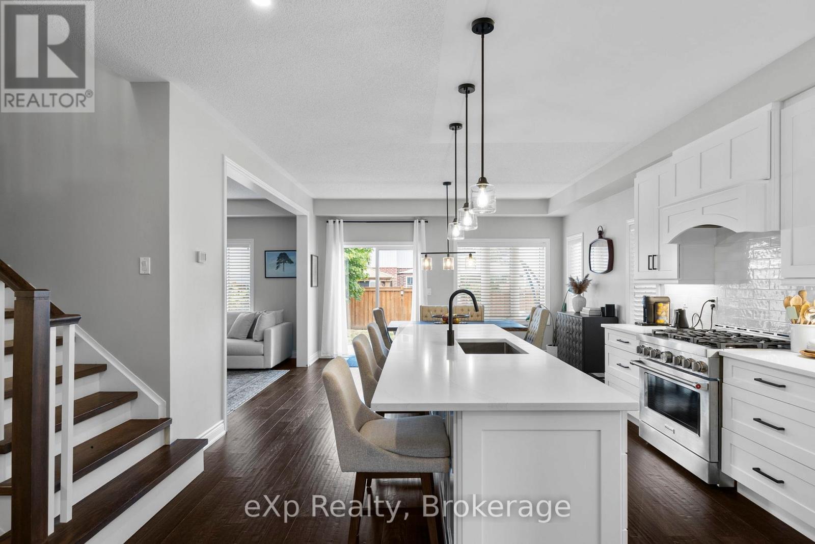 Photo 16 of 63 Decarolis Crescent, Essa ON