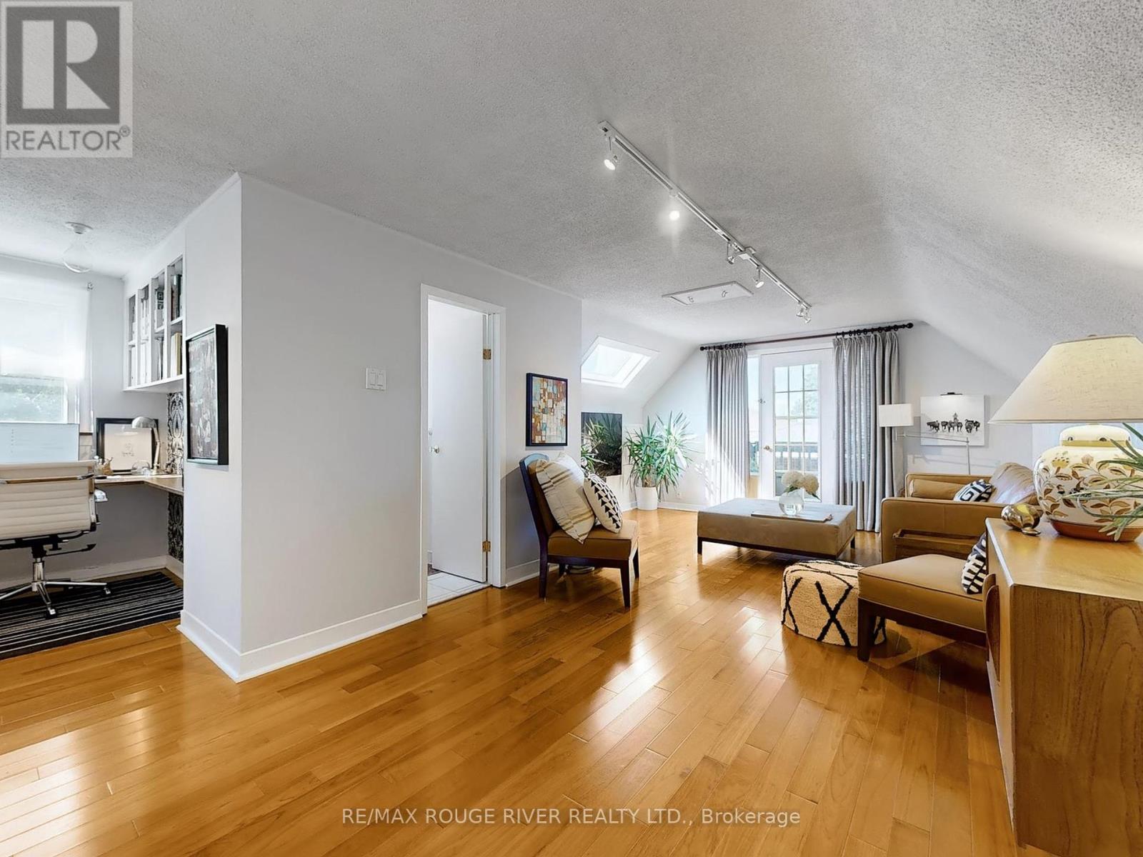 Photo 10 of 15 White Avenue, Toronto ON