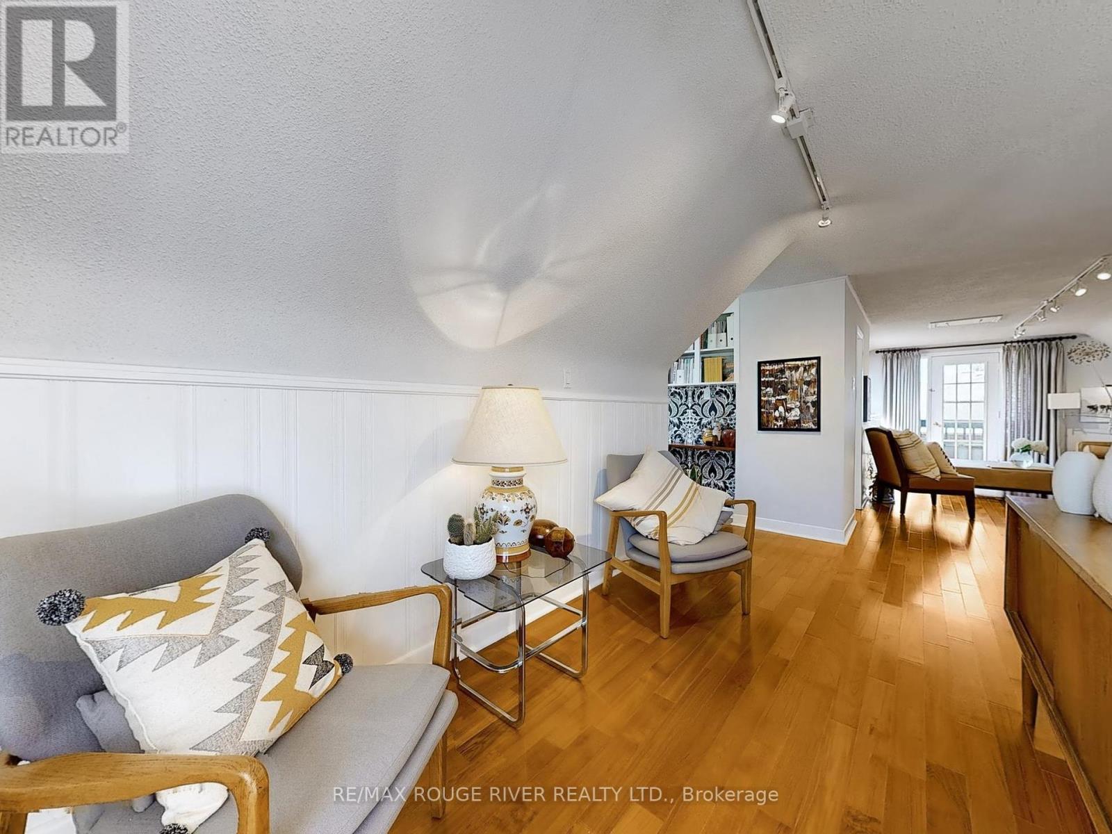 Photo 11 of 15 White Avenue, Toronto ON