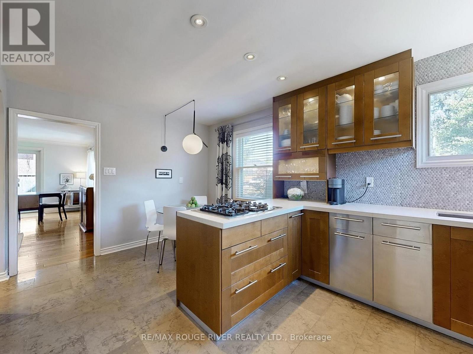 Photo 8 of 15 White Avenue, Toronto ON