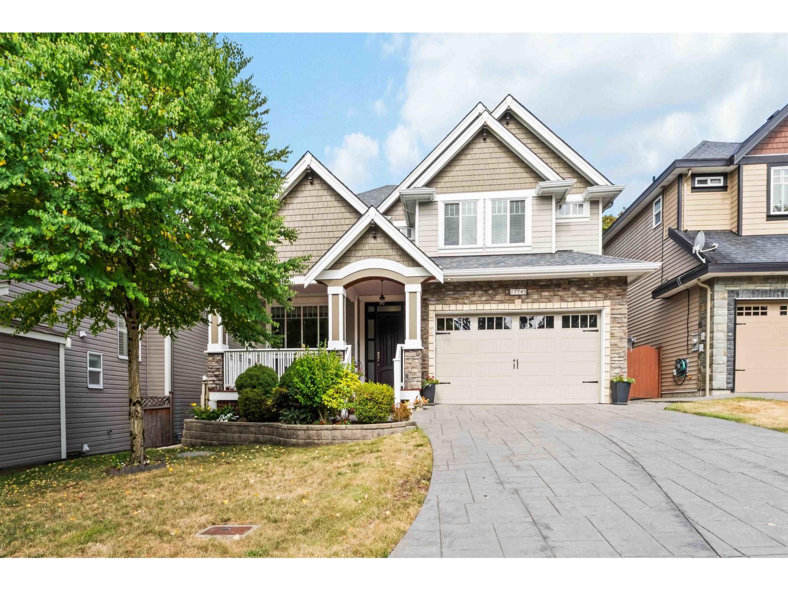 Photo 3 of 17745 68 Avenue, Surrey BC