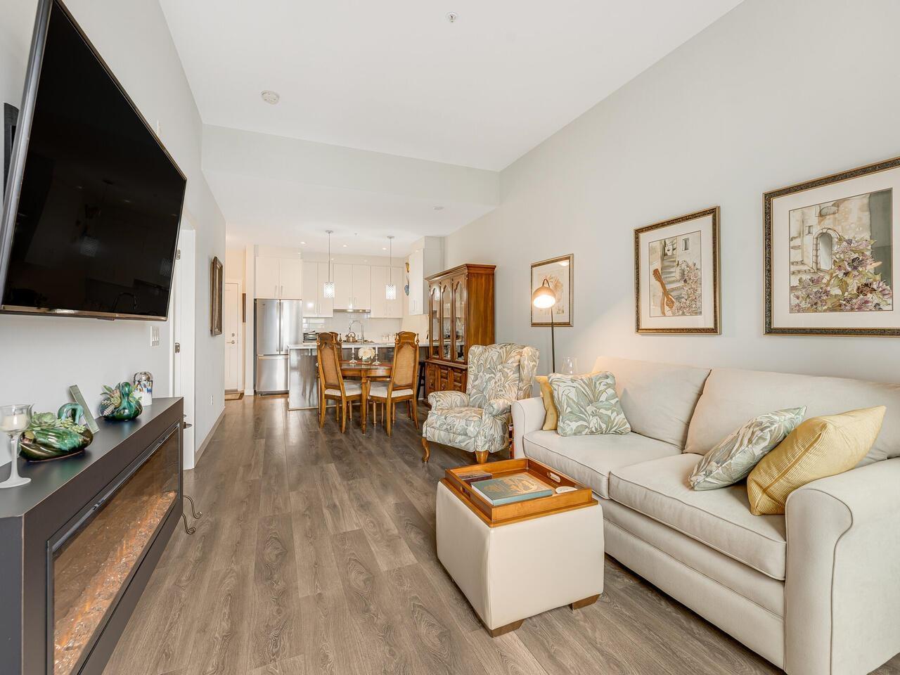 Photo 4 of 513 20829 77 A Avenue, Langley BC