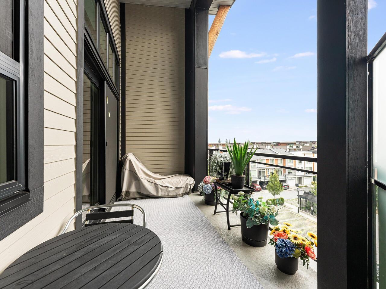 Photo 9 of 513 20829 77 A Avenue, Langley BC