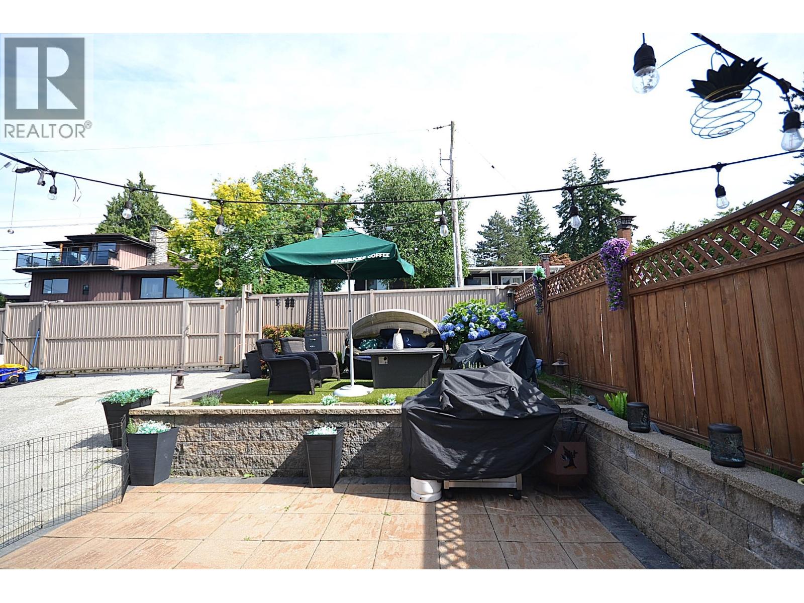 Photo 11 of 8832 15th Avenue, Burnaby BC