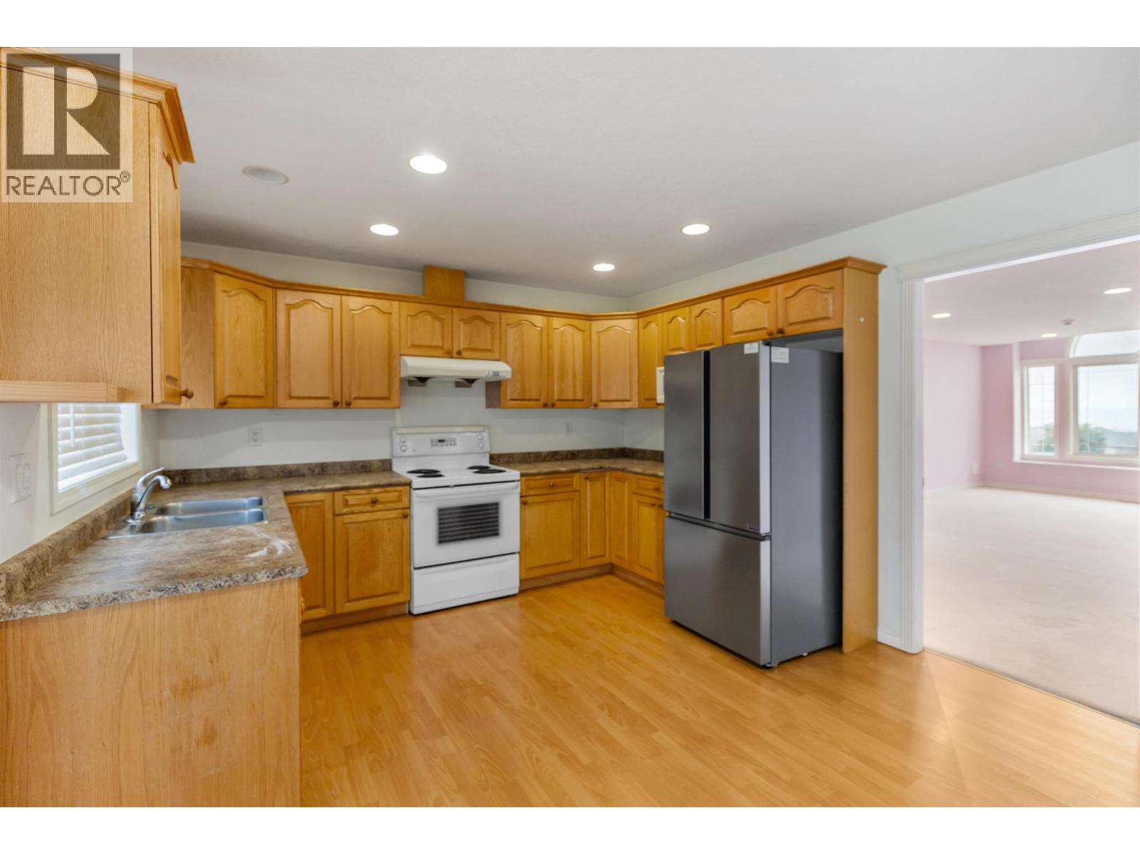 Photo 6 of 7575 Eastview Street, Prince George BC