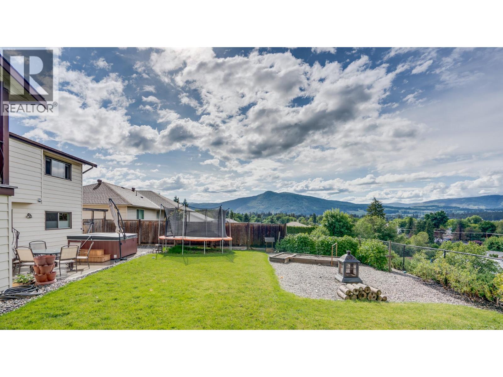 Photo 43 of 2640 Catherine Crescent, Armstrong BC